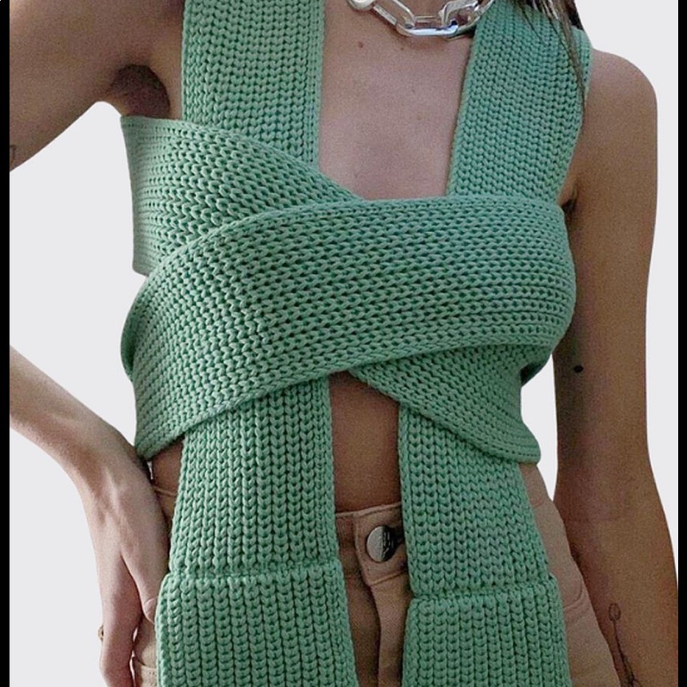 Never worn spring green nanu top from simonett